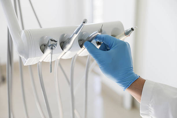 Professional Emergency Dentist technician working in La Honda, CA